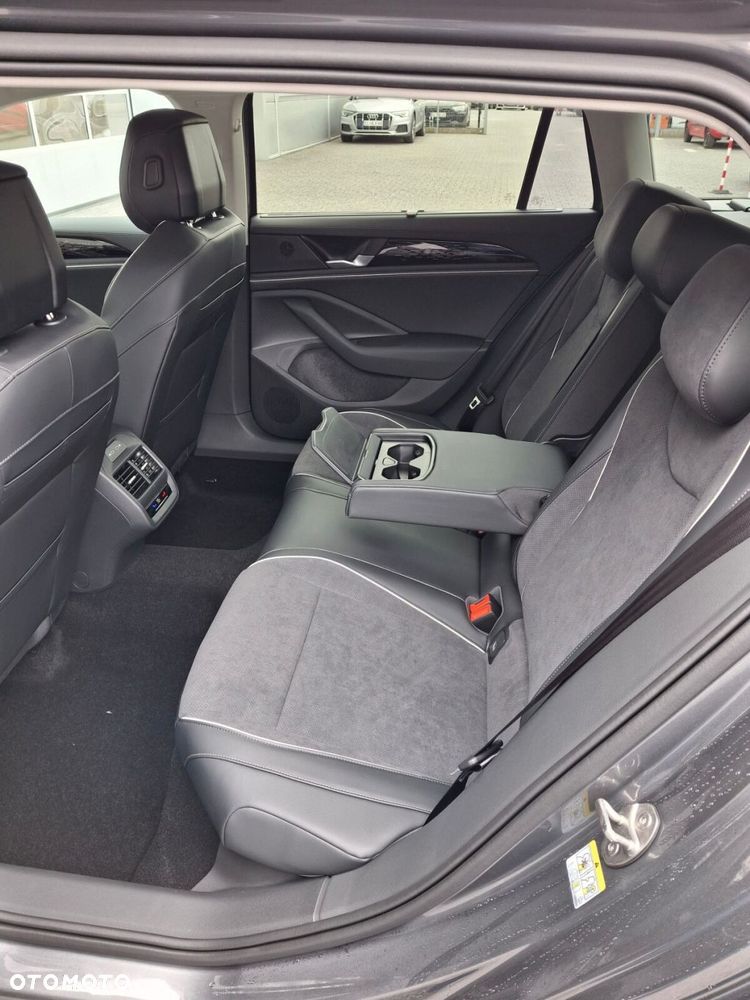 Volkswagen Passat - 16