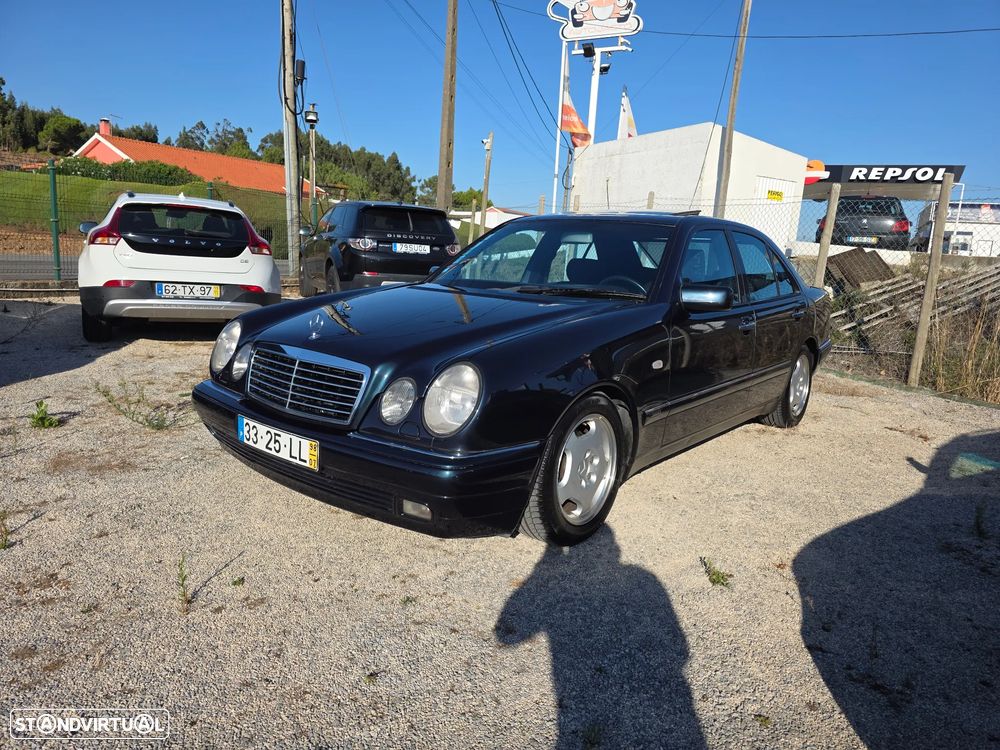 Mercedes-Benz E 250 TD Classic - 1