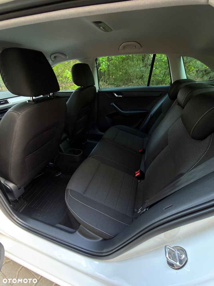 Skoda RAPID - 7