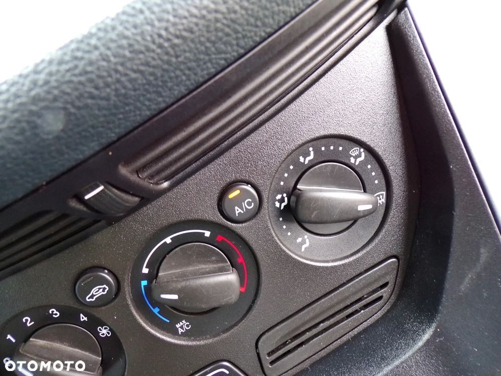 Ford Grand C-MAX 1.6 TDCi Trend - 23