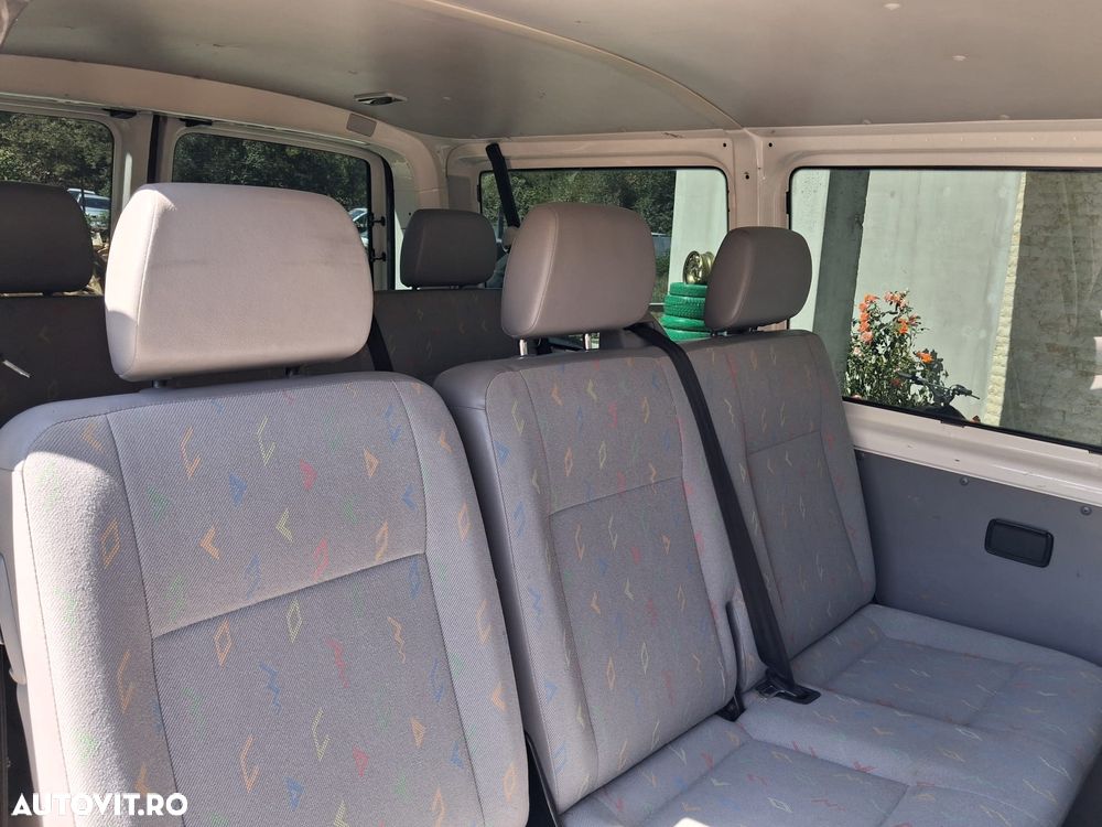 Volkswagen Transporter - 11