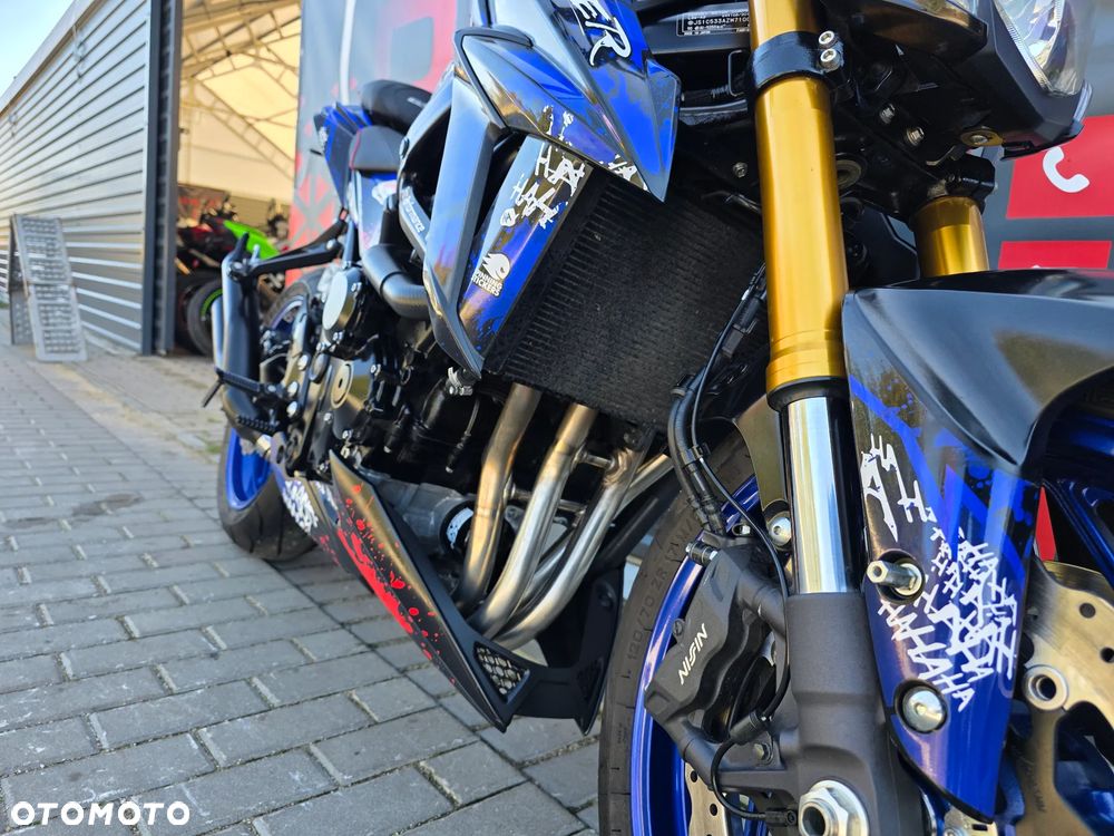 Suzuki GSX - 30