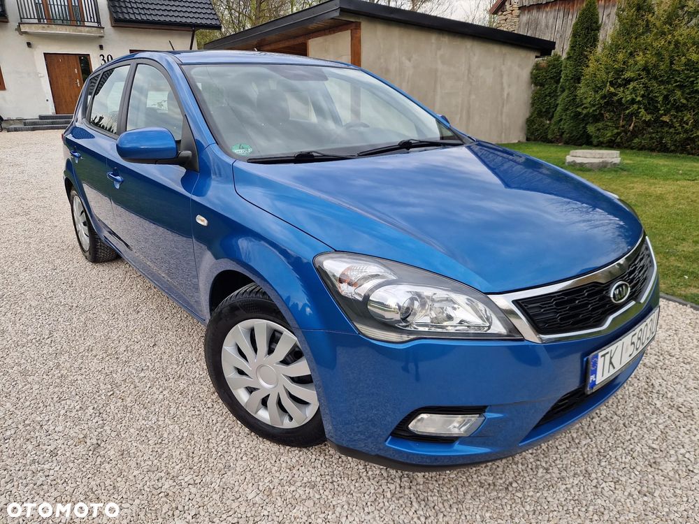 Kia Ceed 1.4 CVVT Dream-Team Edition - 17
