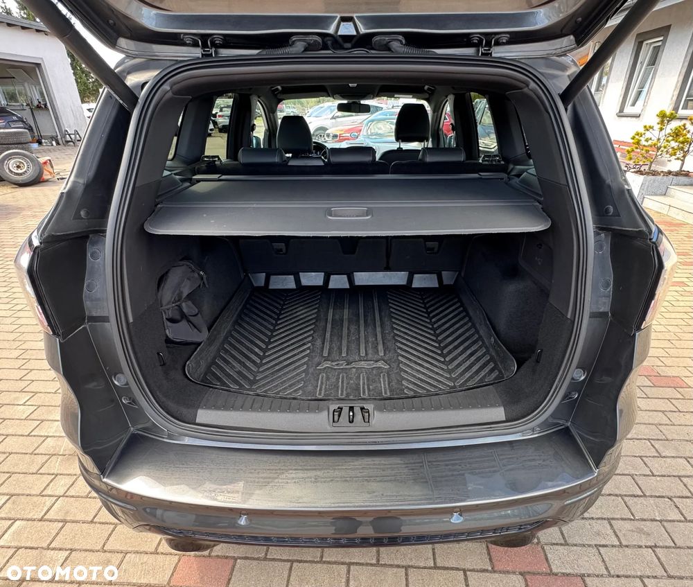 Ford Kuga 1.5 TDCi 2x4 ST-Line - 29