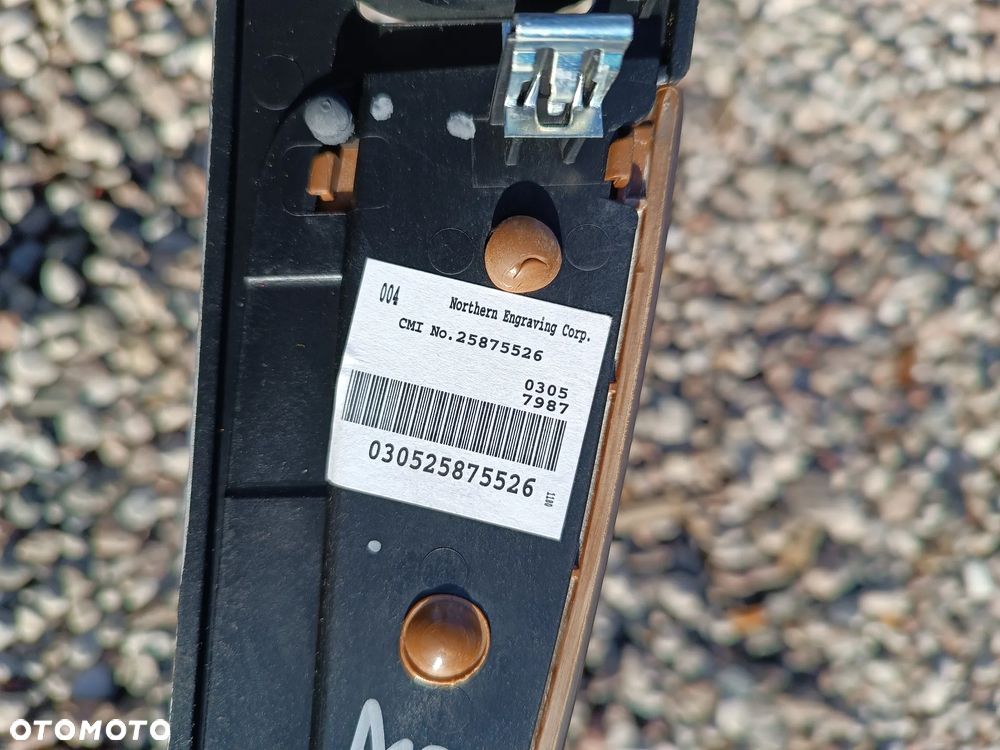 CADILLAC STS Podstawa z drewna szczotkowanego aluminium Ramka deski rozdzielczej radia 25875526 - 7