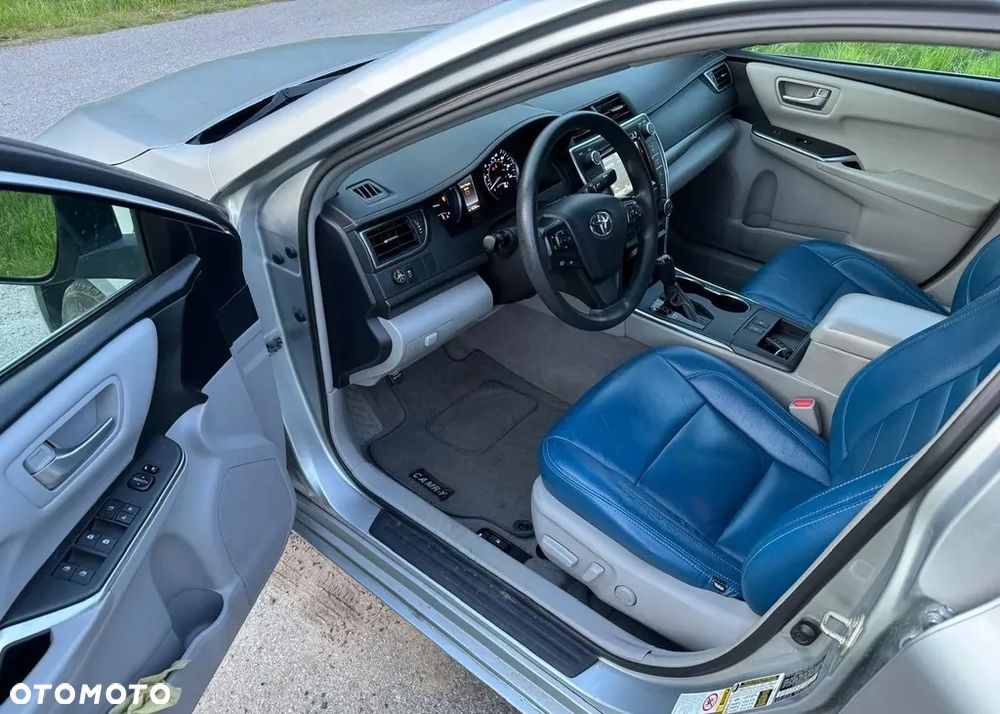 Toyota Camry - 6