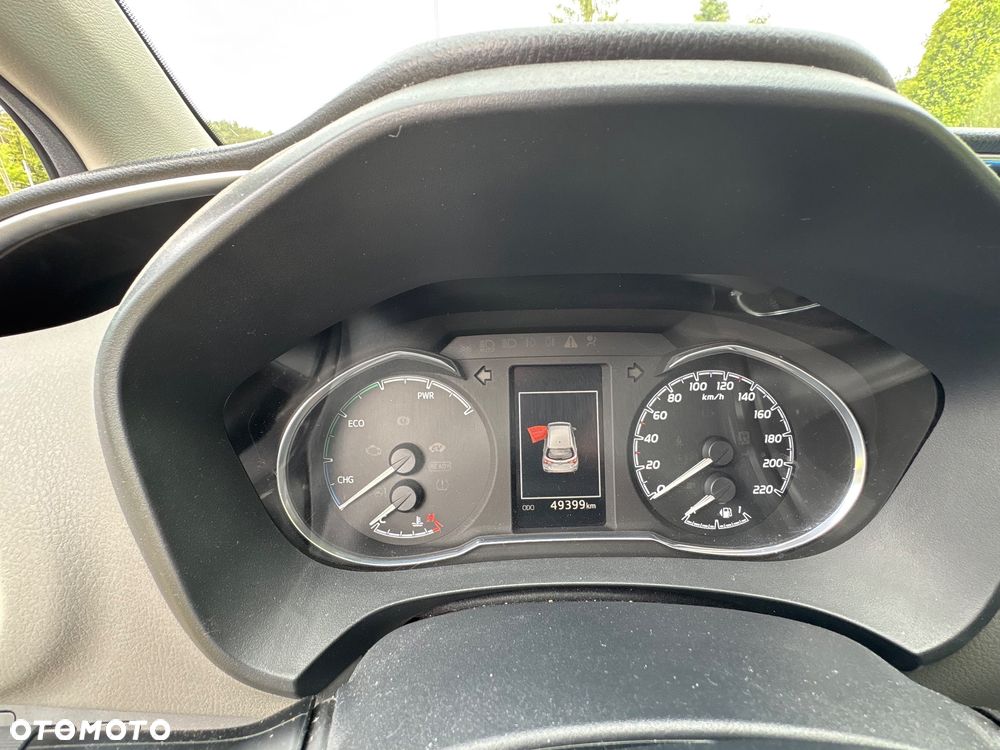Toyota Yaris Hybrid 100 Selection - 19