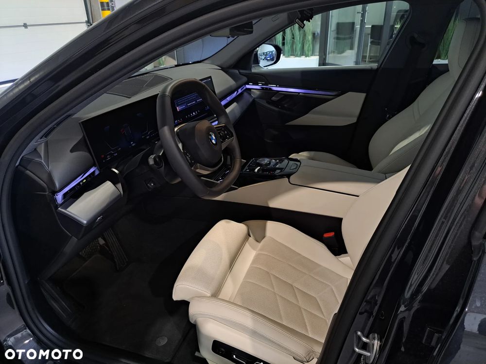 BMW Seria 5 520d xDrive mHEV - 9