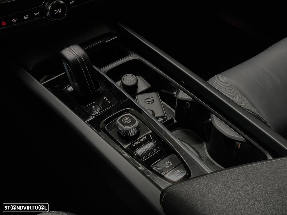 Volvo XC 60 T8 Twin Engine AWD Geartronic RDesign - 30