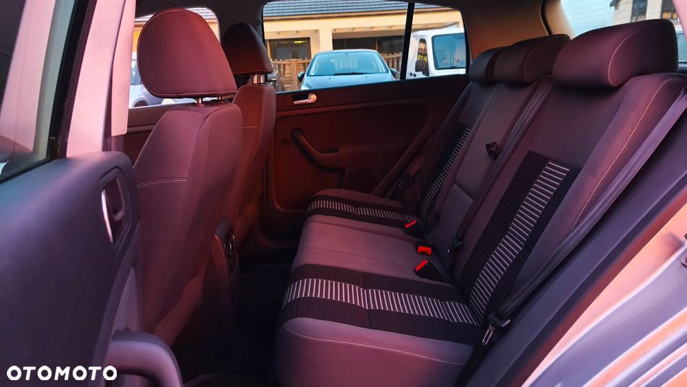 Volkswagen Golf - 29