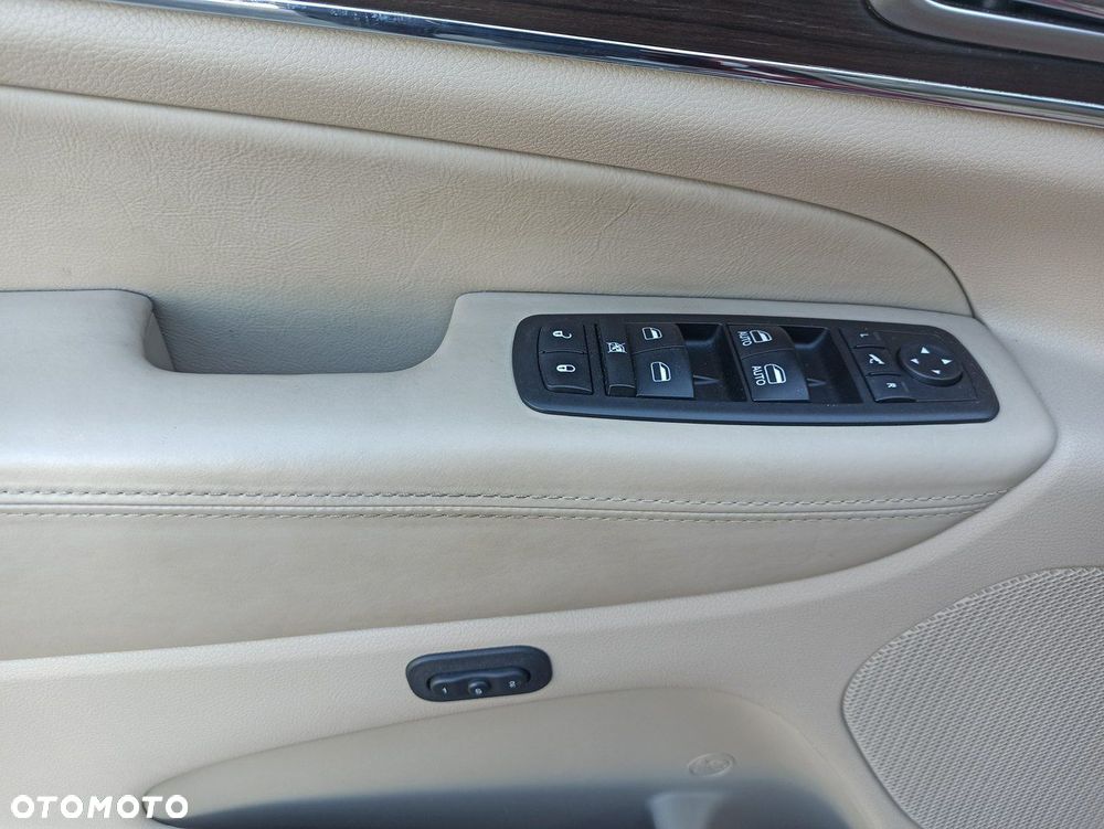 Jeep Grand Cherokee - 11