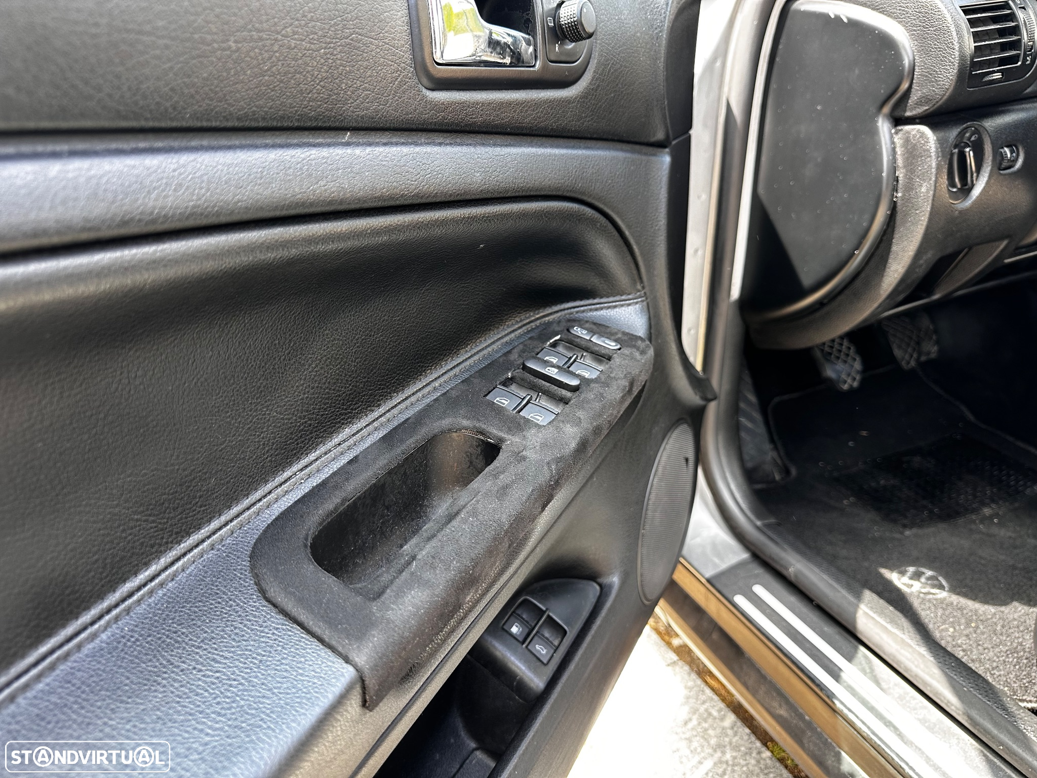 VW Passat 1.9 TDi Highline - 12