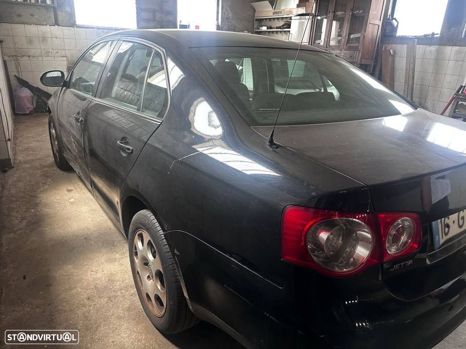 VW Jetta 1.9 TDi Confortline - 7