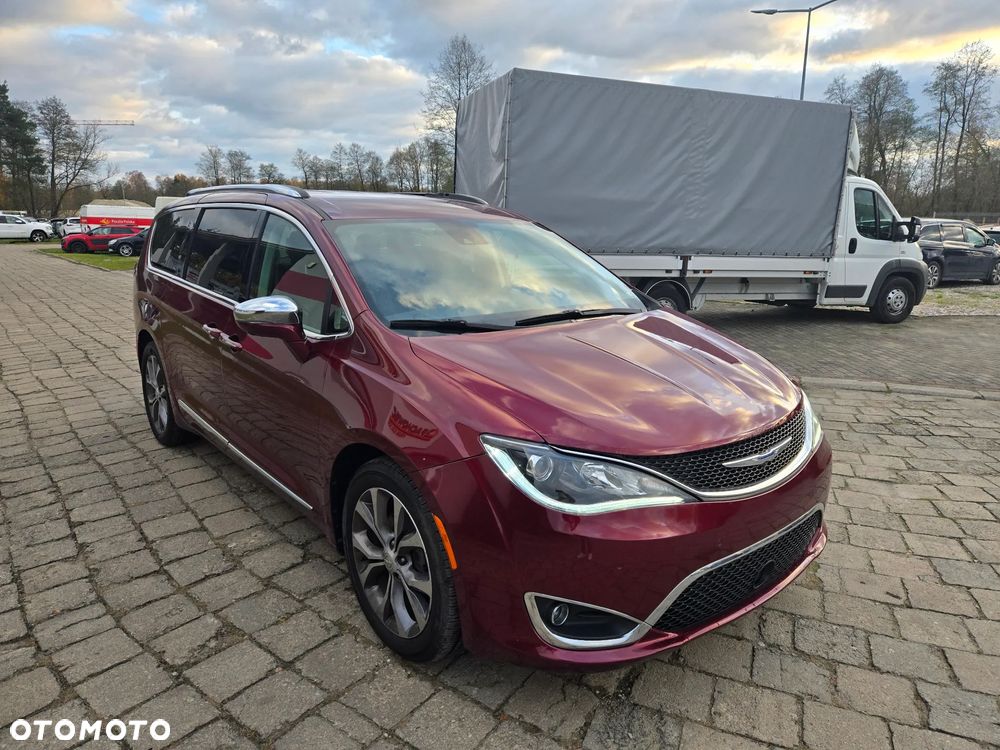 Chrysler Pacifica - 3