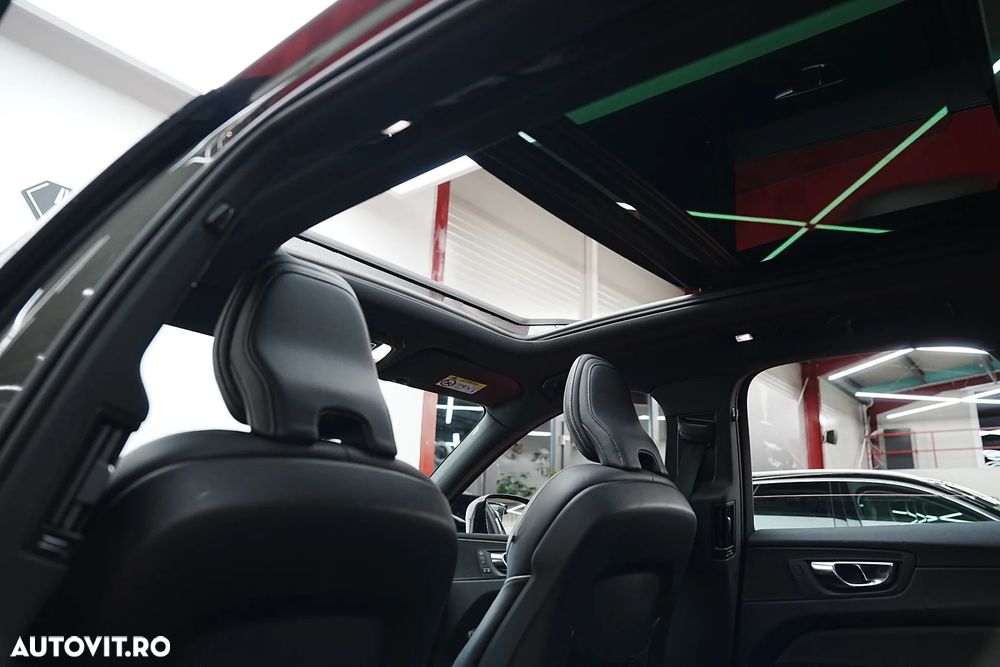 Volvo XC 60 Recharge T6 Twin Engine eAWD R-Design Expression - 8