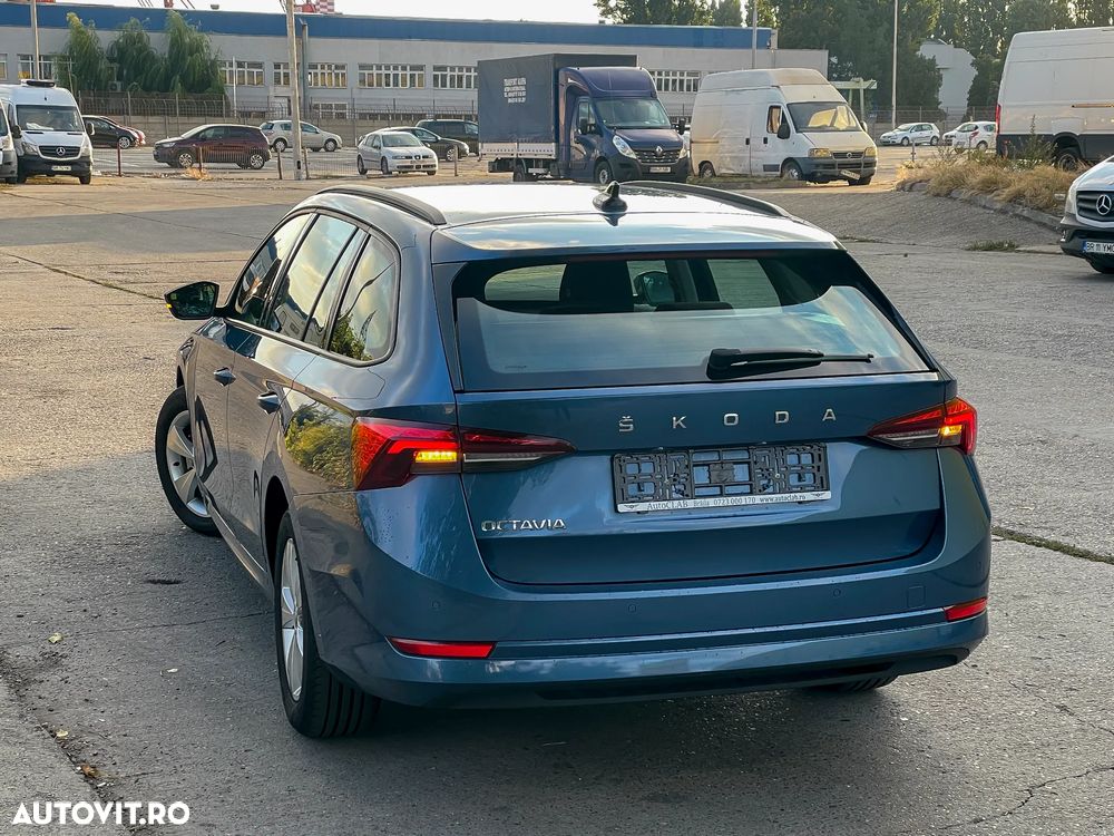 Skoda Octavia Combi 2.0 TDI DSG Style - 3