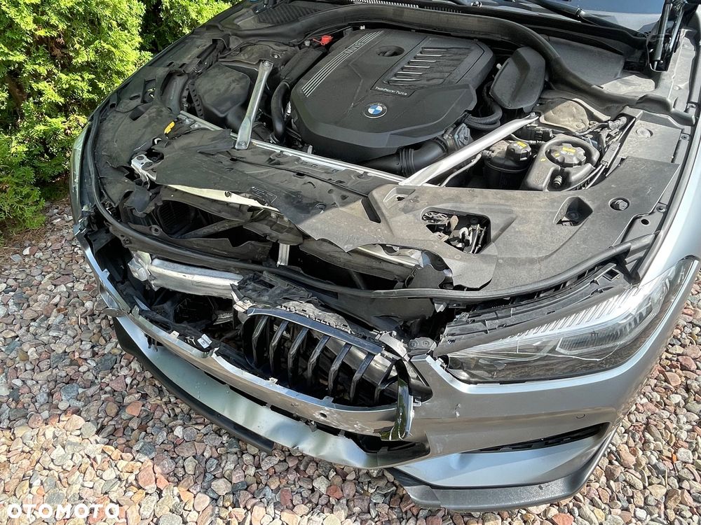 BMW Seria 8 840i - 11