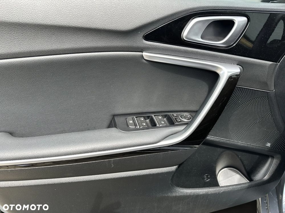 Kia ProCeed - 11