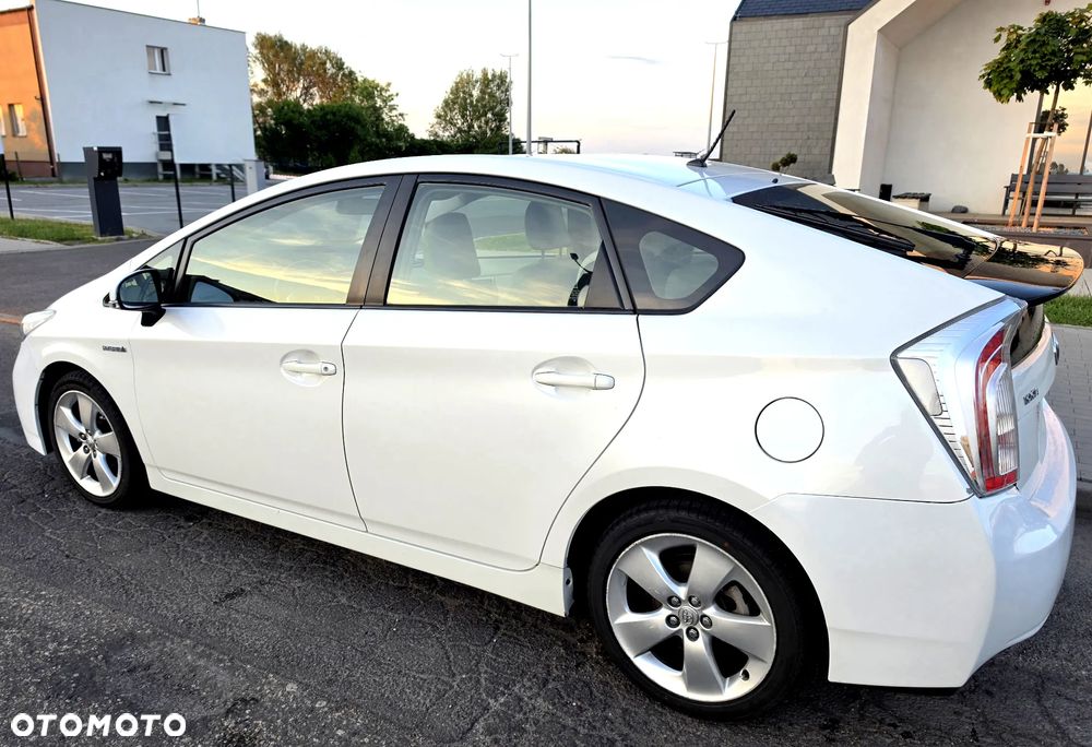 Toyota Prius 1.8 HSD Active - 3