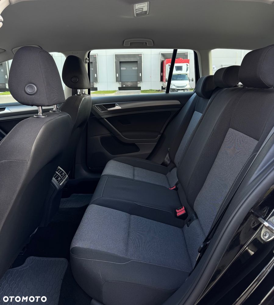 Volkswagen Golf - 18