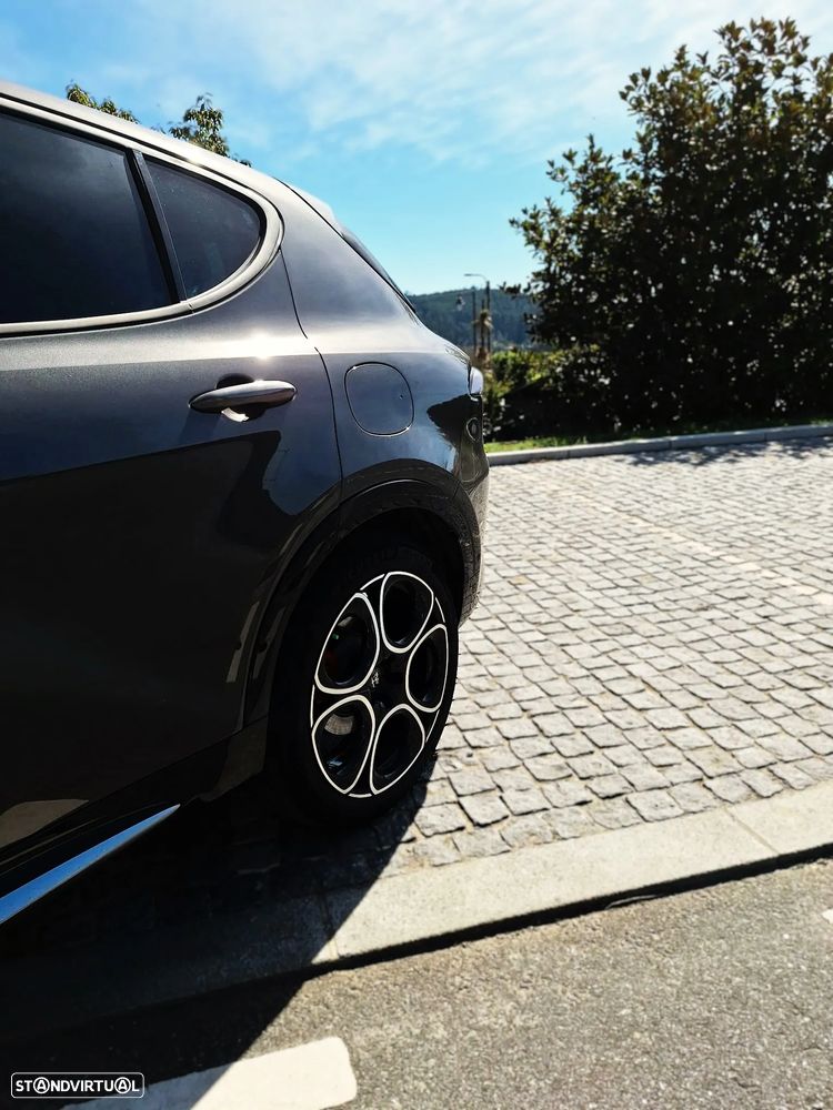 Alfa Romeo Tonale 1.3 Plug-In Hybrid Ti e-AWD - 30