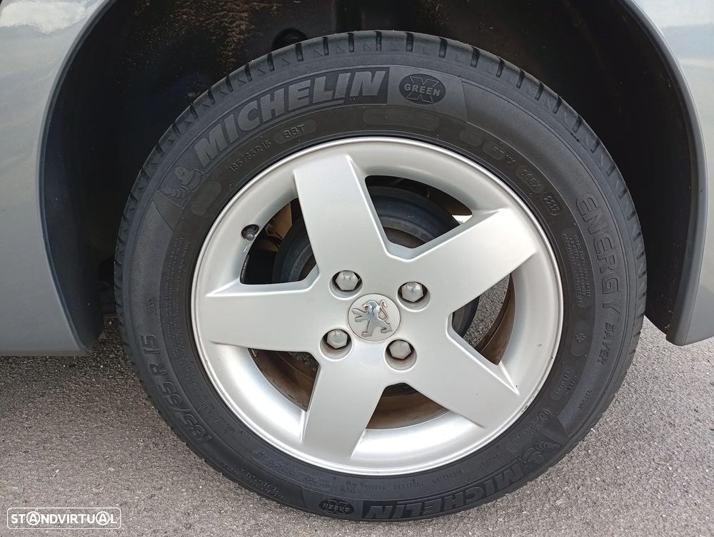 Peugeot 207 1.4 VTi Allure - 20
