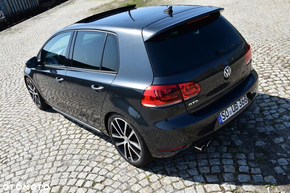 Volkswagen Golf - 36