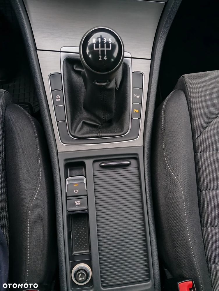 Volkswagen Golf - 19