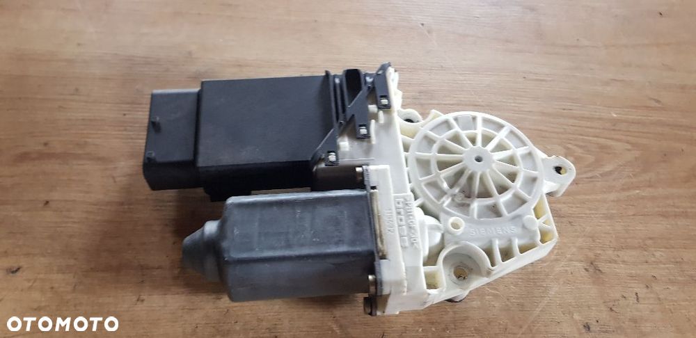 VW GOLF IV BORA SILNICZEK SZYBY PRAWY PRZÓD 9776-101434-203 - 2