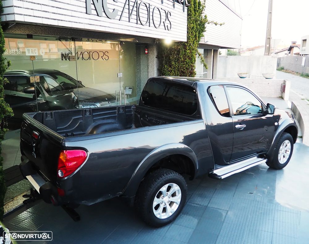 Mitsubishi L200 2.5 DI-D Club Invite 3L CC 4WD - 6