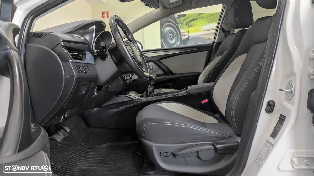 Toyota Avensis Touring Sports 2.0 D-4D Exclusive+GPS - 16