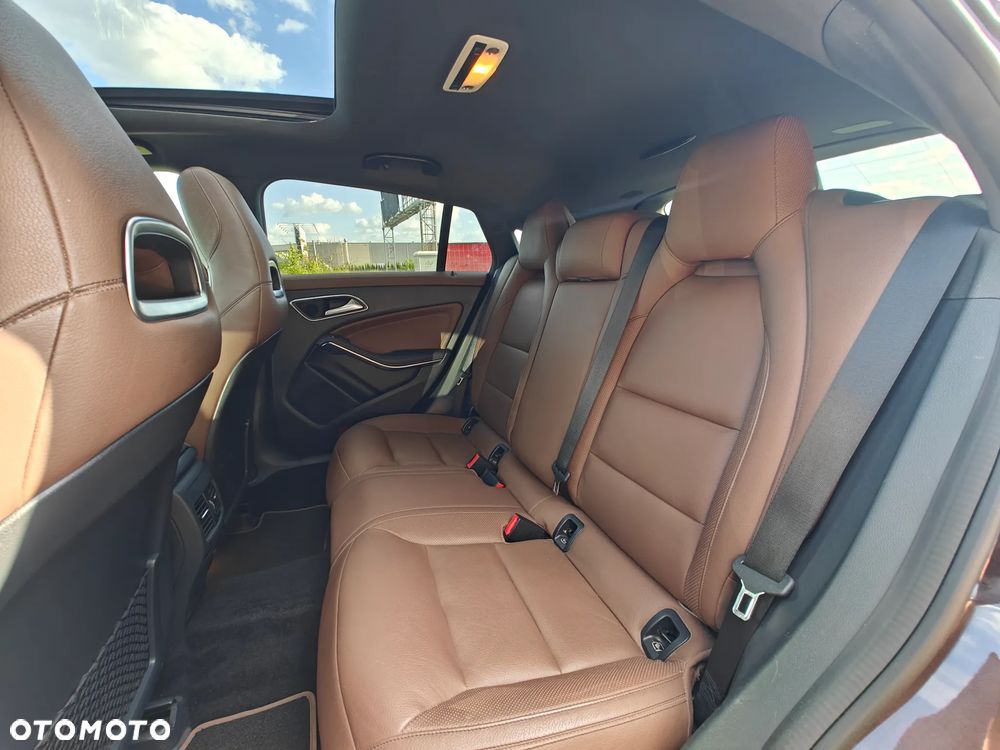 Mercedes-Benz CLA 220 d 7G-DCT AMG Line - 6