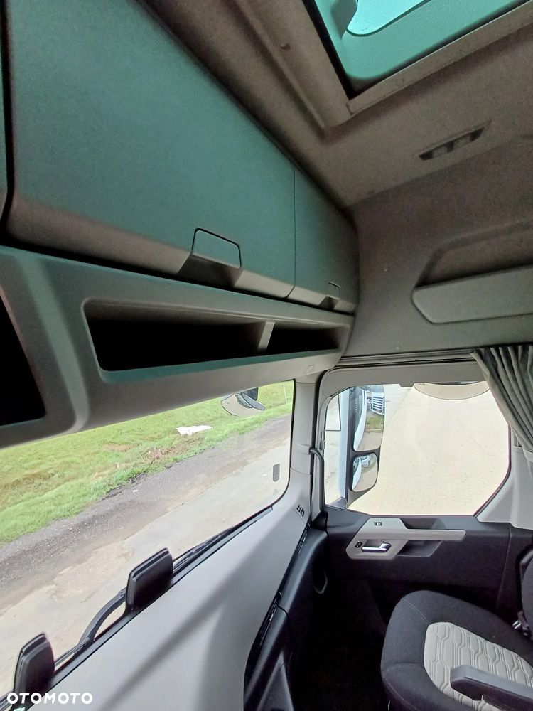 Ford F-MAX - 15