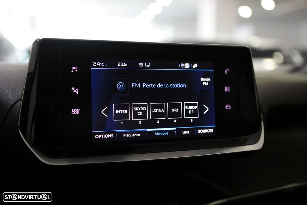 Peugeot 2008 1.2 PureTech Allure EAT8 - 31