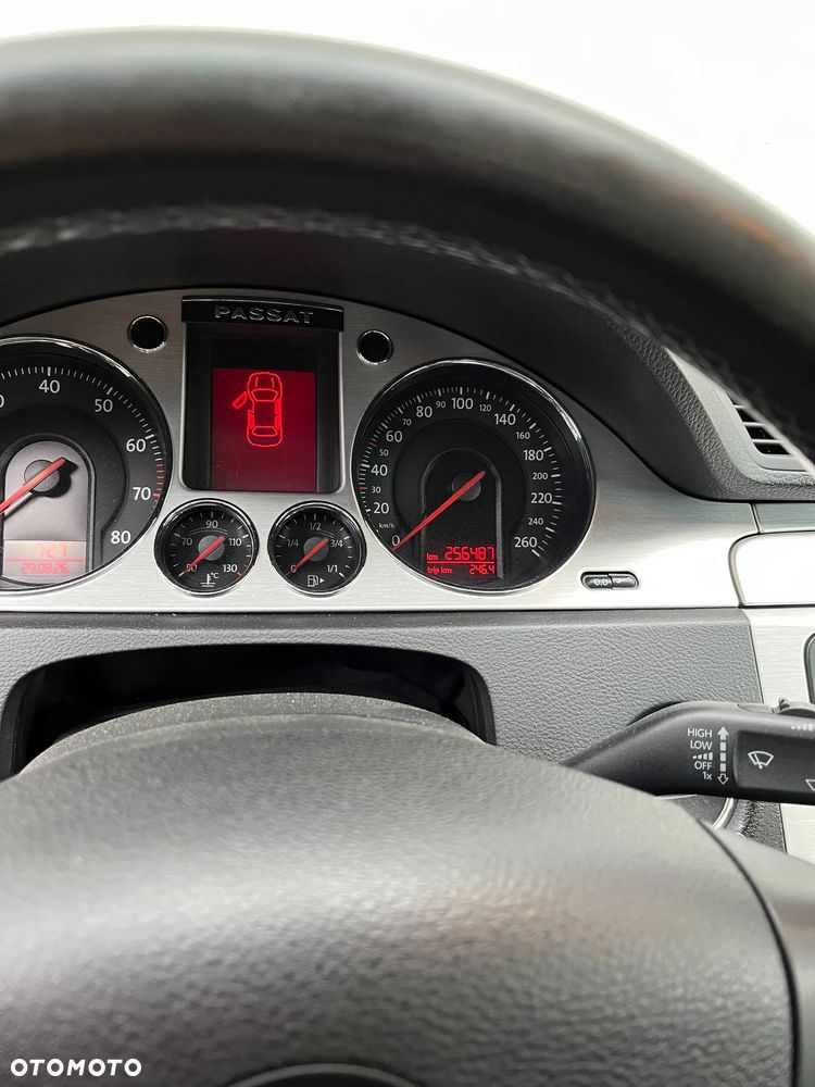 Volkswagen Passat 1.8 TSI Highline - 7