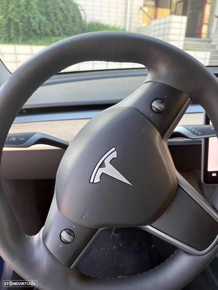 Tesla Model Y Long-Range RWD - 6