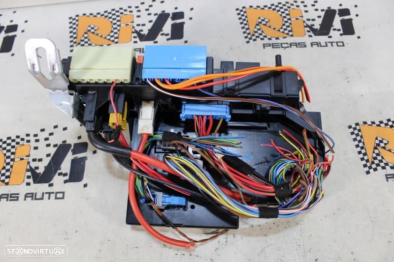 Caixa De Fusíveis Mercedes-Benz E-Class Coupé (C207)  2129003702 / 5Dk - 7