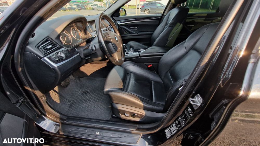 BMW Seria 5 525d xDrive - 10