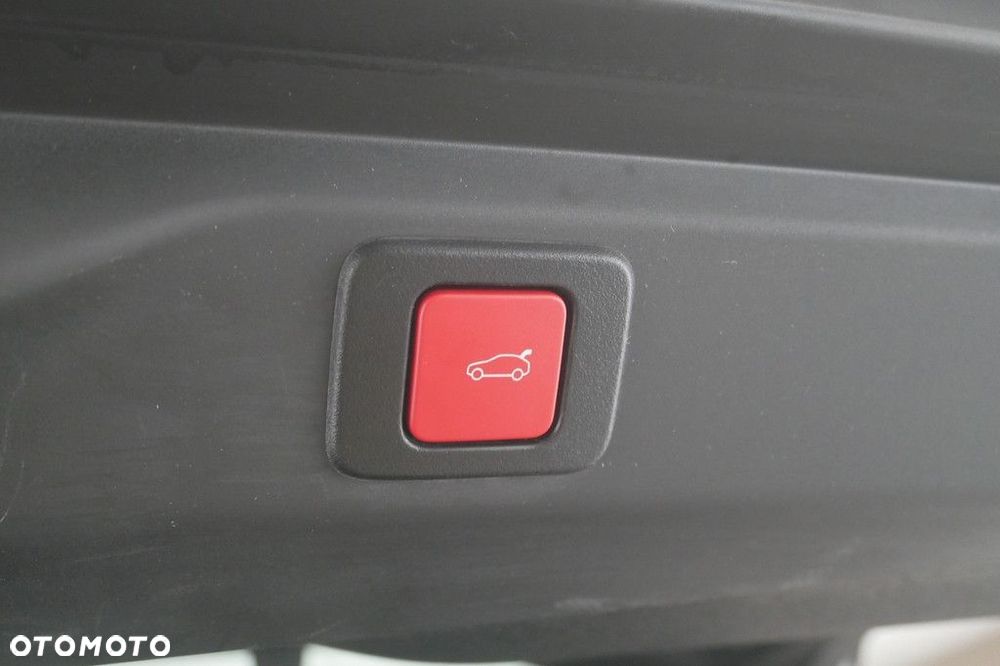 Peugeot 3008 1.2 PureTech mHEV GT S&S e-DCS6 - 17