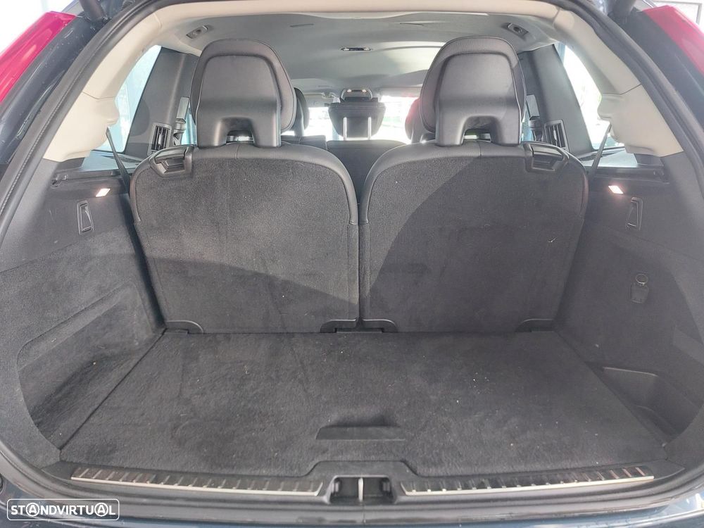 Volvo XC 90 2.0 T8 PHEV Momentum Plus AWD - 29