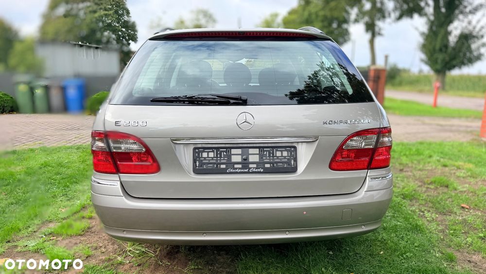 Mercedes-Benz E-Class 2006 photo 5
