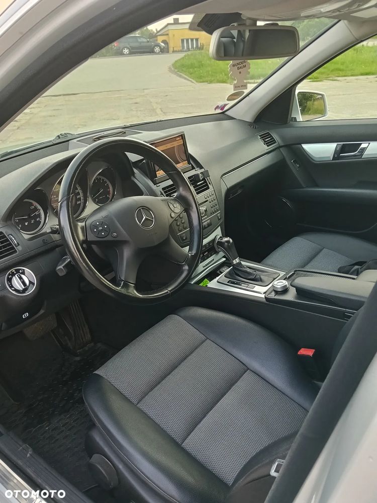 Mercedes-Benz Klasa C 180 CGI Automatik BlueEFFICIENCY Avantgarde - 5