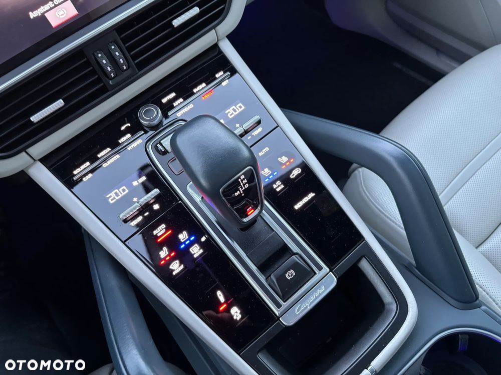 Porsche Cayenne Platinum Edition - 32