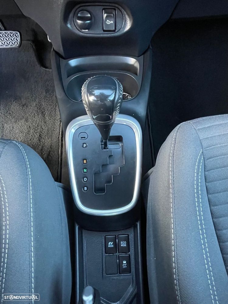 Toyota Yaris 1.5 HSD Comfort - 18