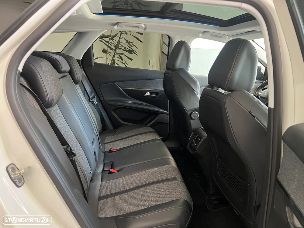 Peugeot 3008 1.2 PureTech Allure Pack EAT8 - 18