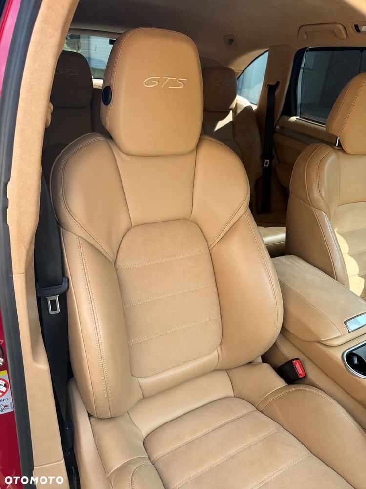 Porsche Cayenne GTS - 4