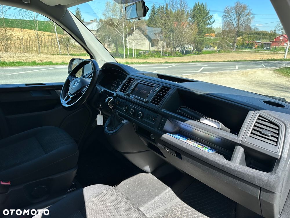 Volkswagen Caravelle - 22