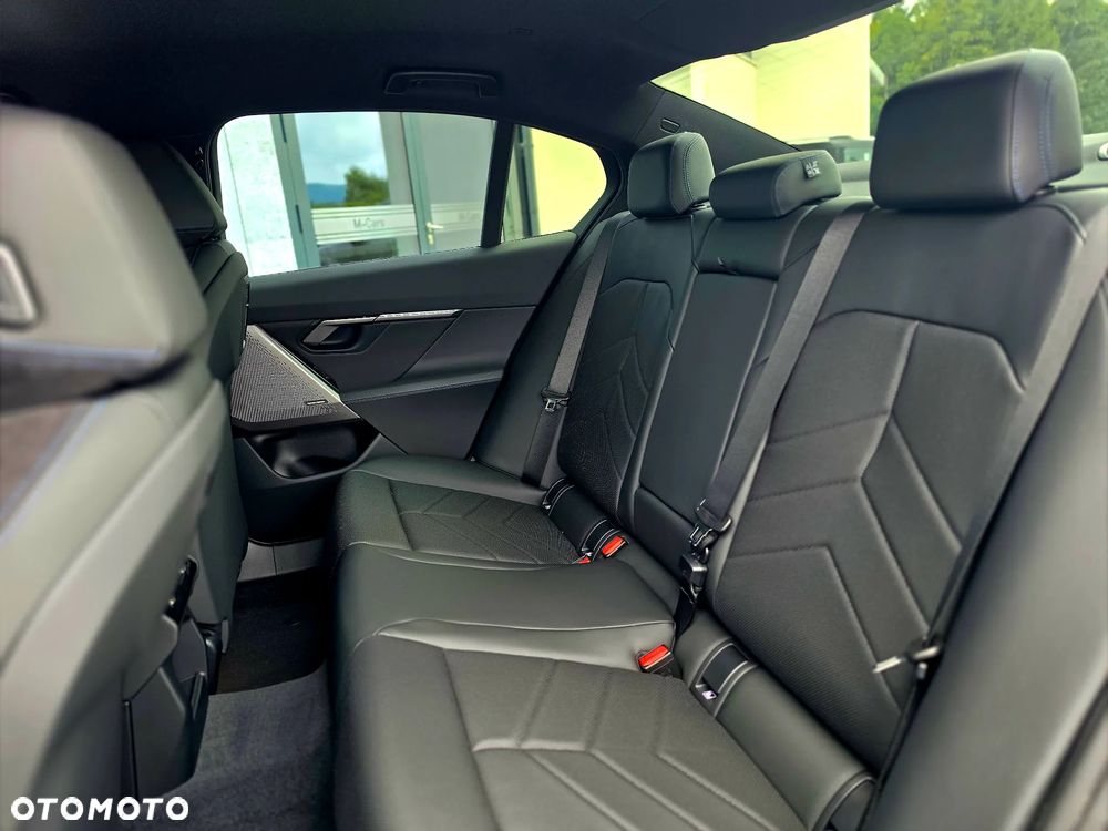 BMW Seria 5 530e xDrive PHEV - 29
