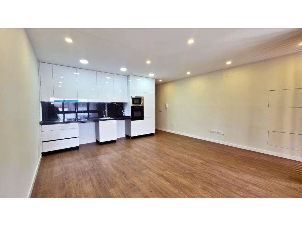 Apartamento T2 com terraço próximo da praia - Grande imagem: 2/16