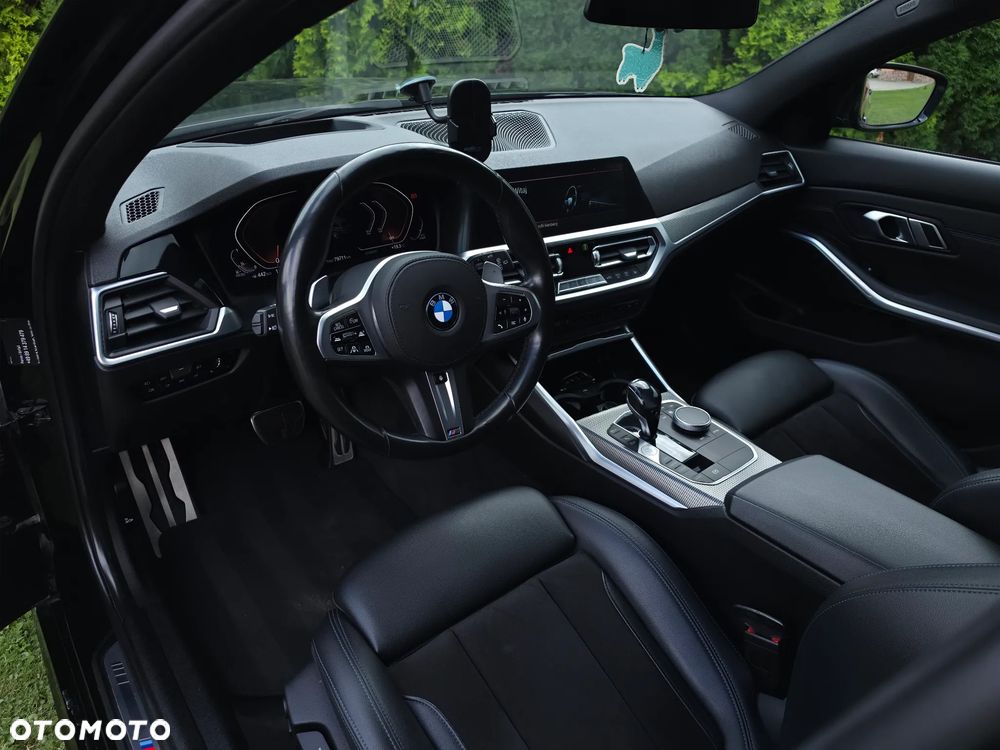 BMW Seria 3 320d xDrive Edition M Sport Shadow - 16